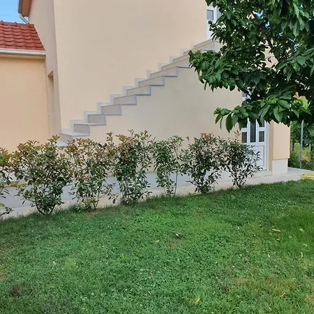 Apartment Tolosi *